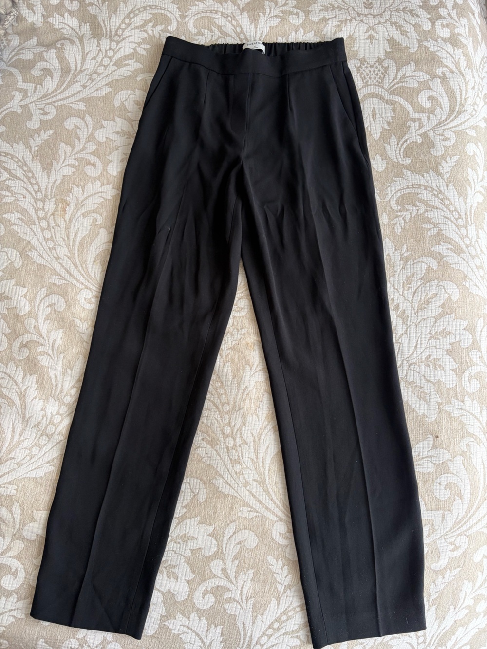 Aritzia Babaton Black Pull-On Trousers | Relaxed Straight Leg | Size 4